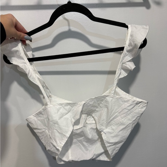 Misguided White Poplin Ruffle Crop Top - Picture 2 of 3